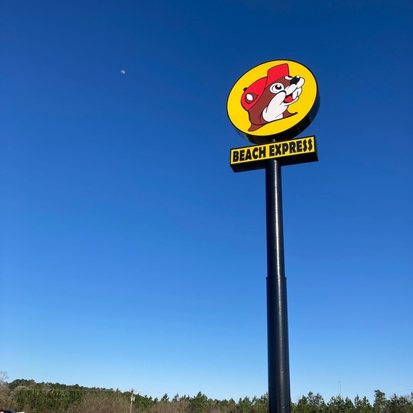 Meet your Posher, Jessica - Picture 2 of 12